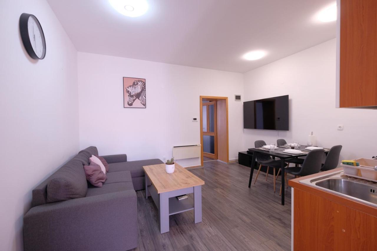 Apartment Klea - Cosy, Near City Center Pula Bagian luar foto